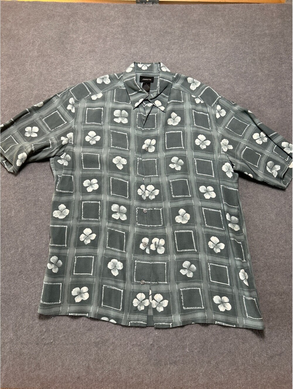 Claiborne Mens Medium Hawaiian Camp Shirt Floral Geometric Rayon Button Front